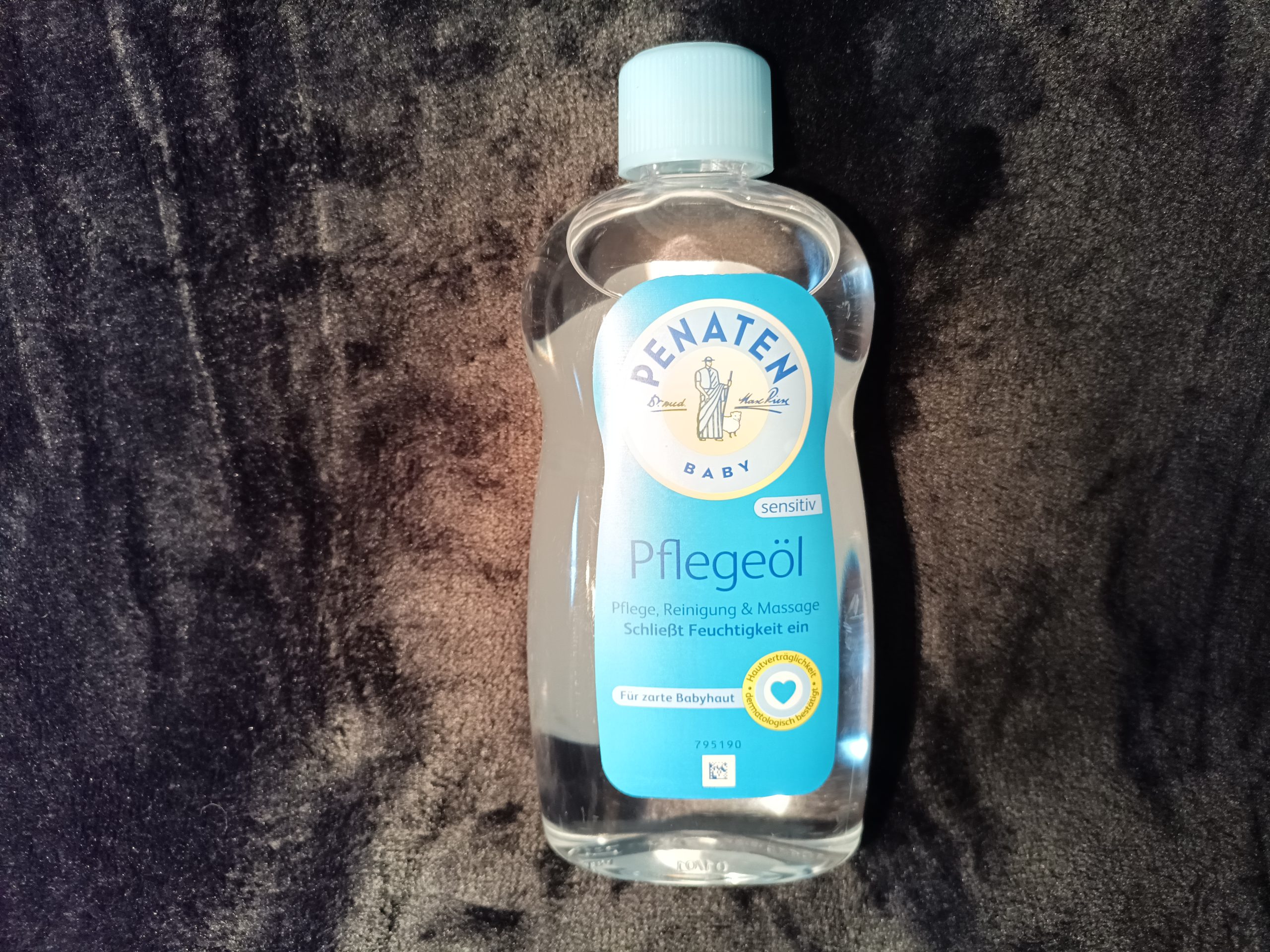 Sanfte Pflege von Anfang an – der Pflegeöl-Klassiker von Penaten für zarte Haut